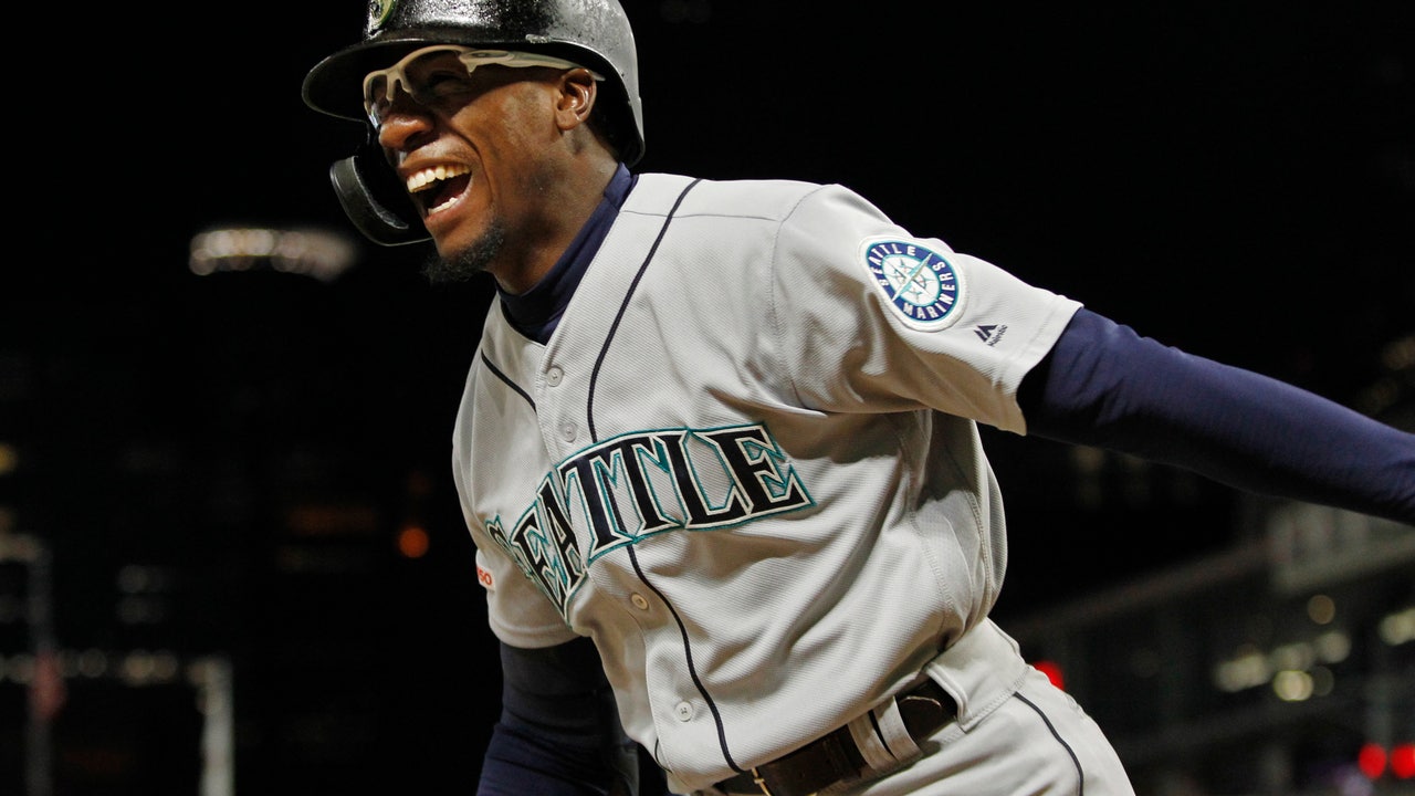 Gordon helps Mariners beat sloppy Twins 9-6 in 10 innings